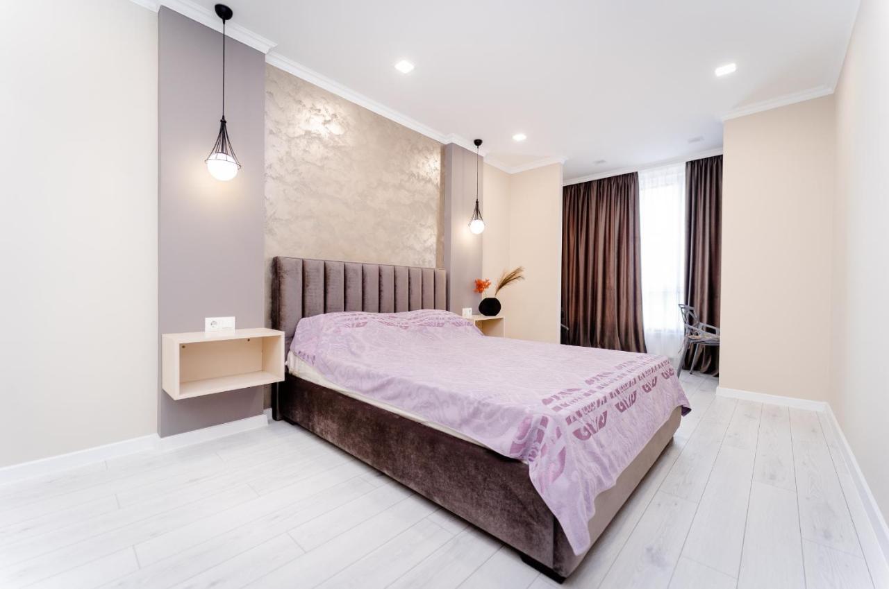 2-Bedroom Family Grandeur Apartment Chişinǎu Buitenkant foto